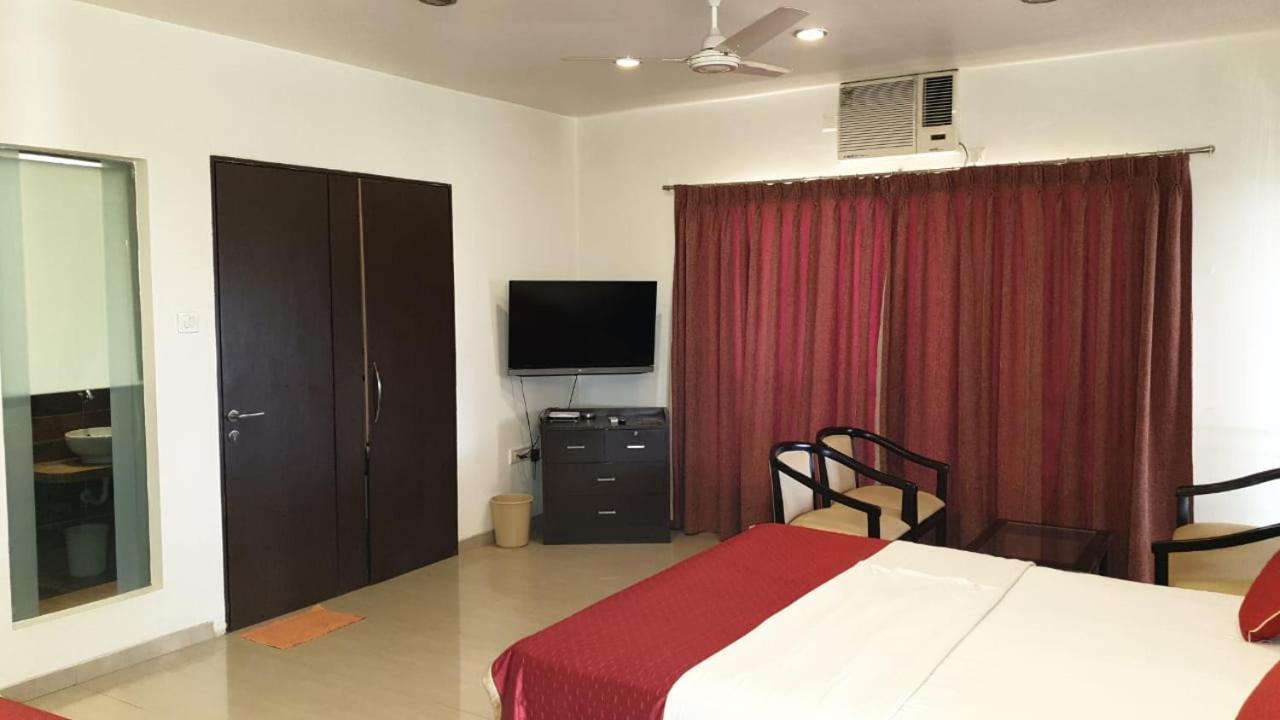 Resort Silver Hills Lonavala Extérieur photo