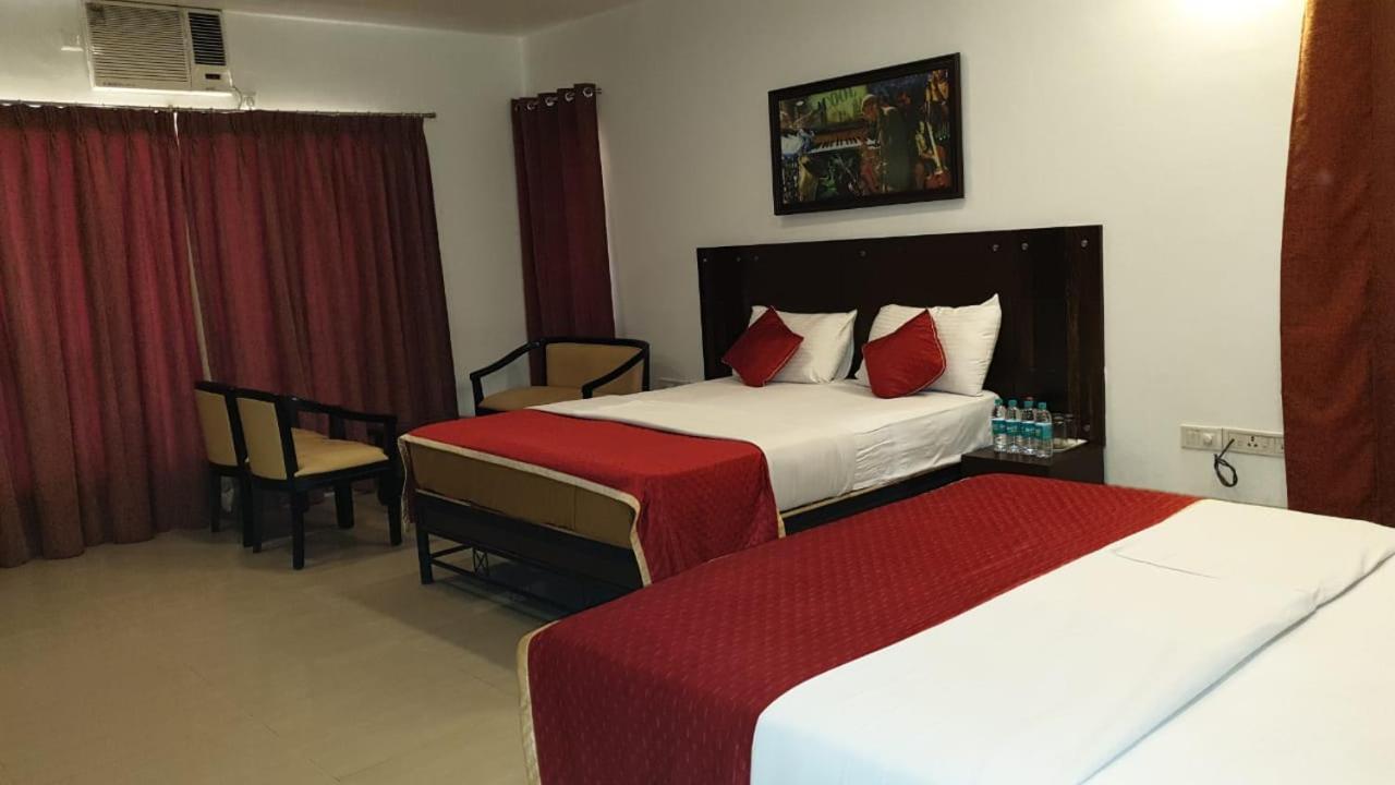 Resort Silver Hills Lonavala Extérieur photo