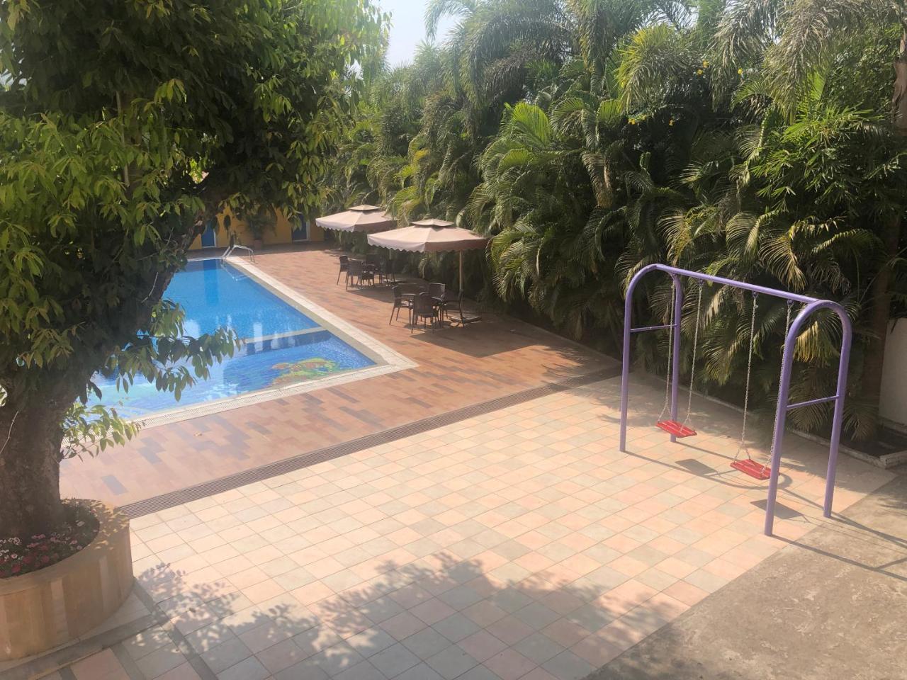 Resort Silver Hills Lonavala Extérieur photo