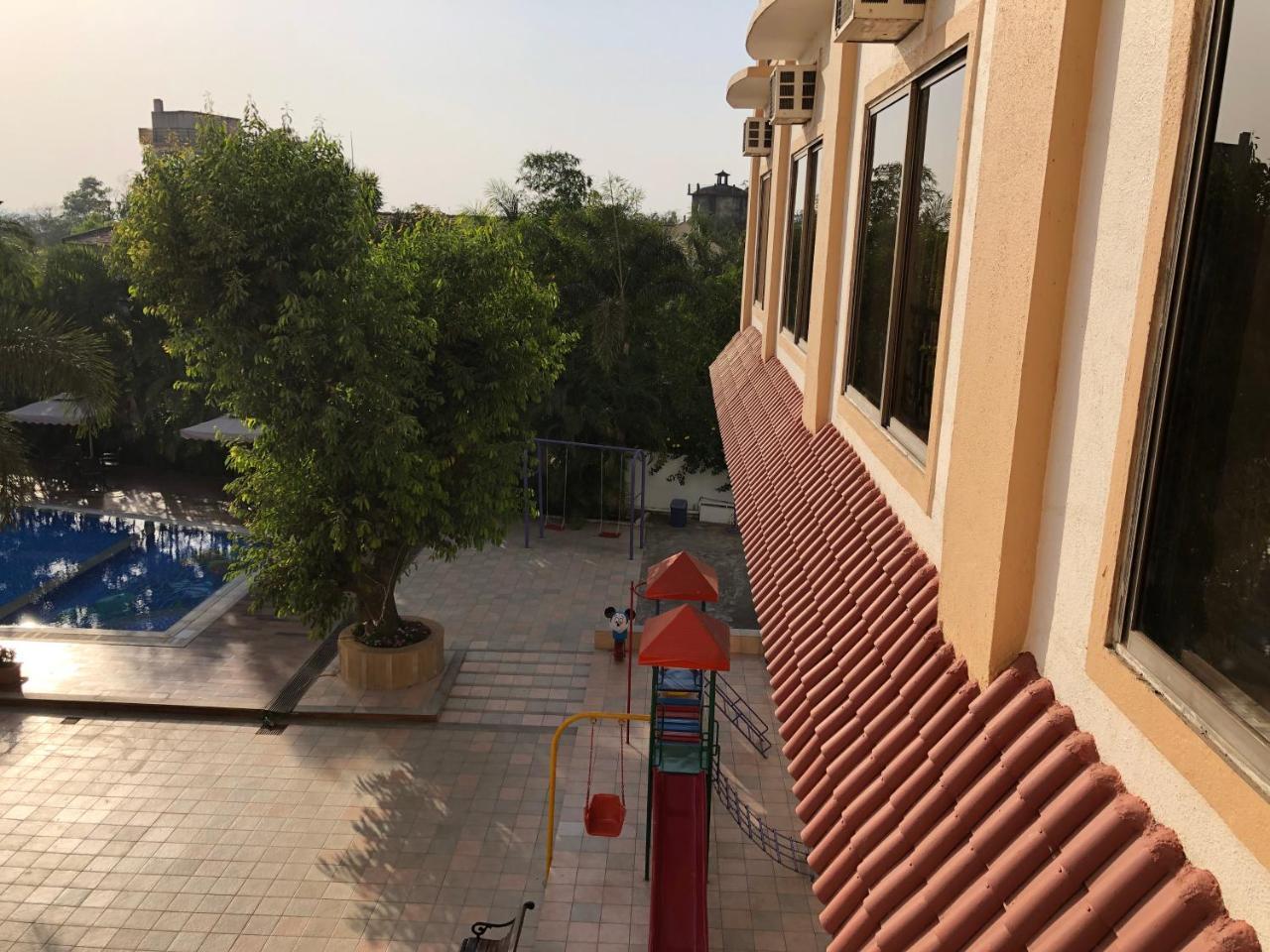 Resort Silver Hills Lonavala Extérieur photo